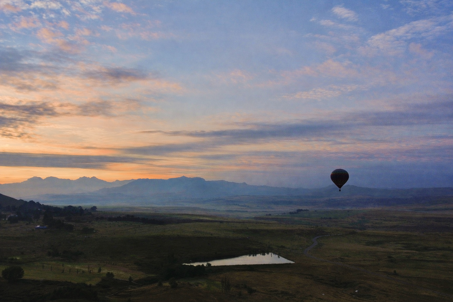 Hot air balloon over Clarens Mountain Estate